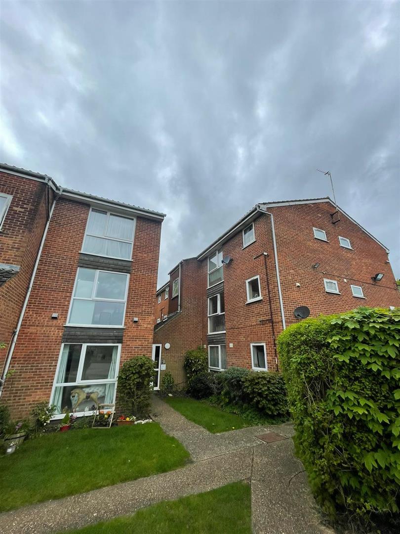Shurland Avenue, Barnet